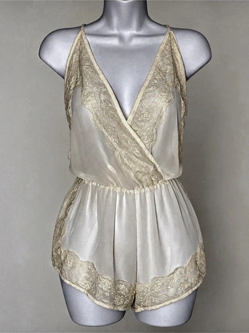 Flora Nikrooz Lace Trim Sheer Romper in Ivory Cream Size Medium Like New
